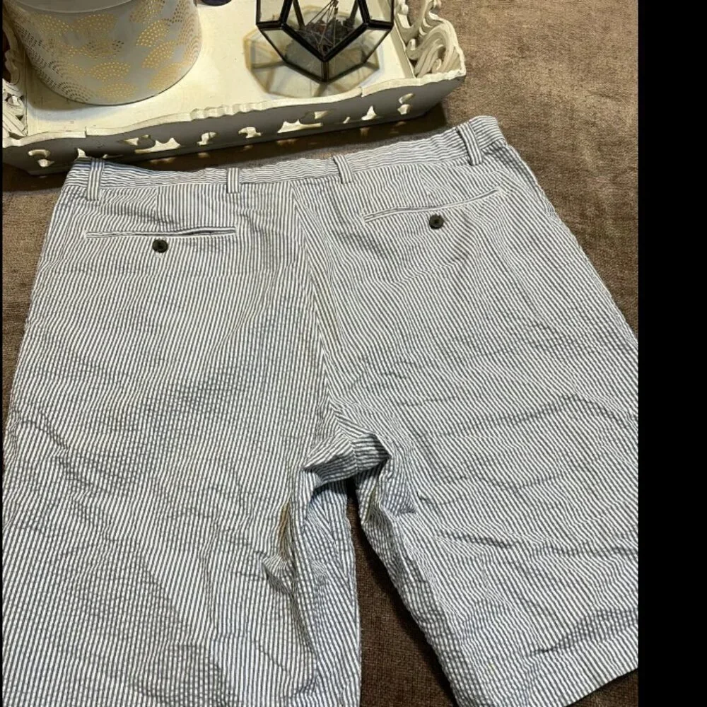 Seersucker Banana Republic Men’s 11” Emerson Shorts— Size 36